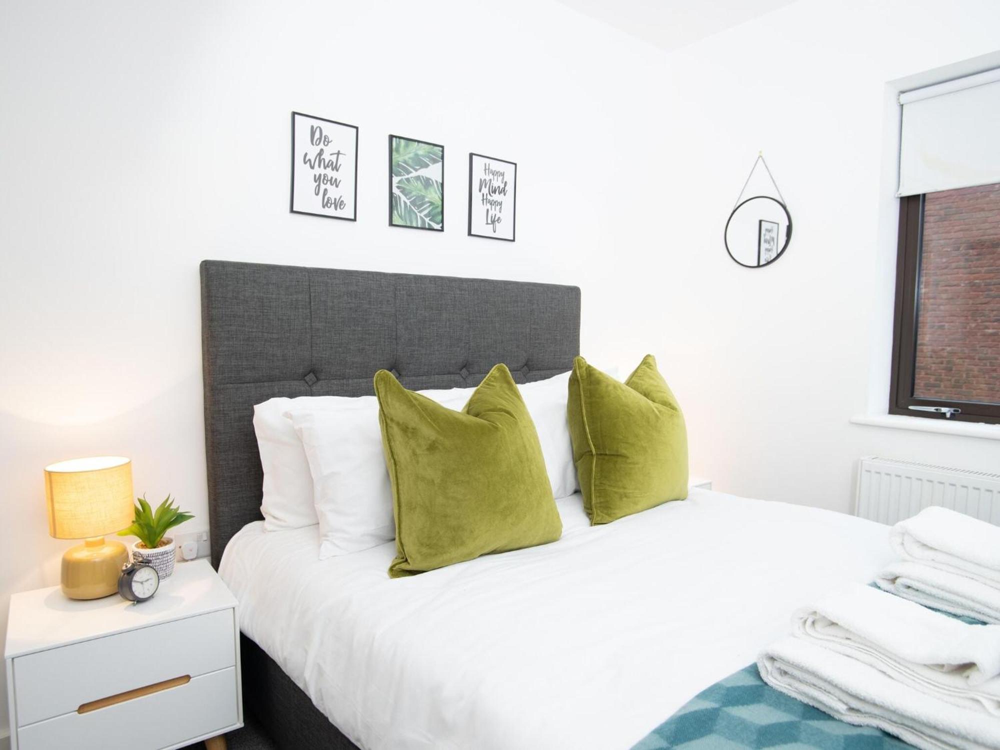 Pembroke House Apartments Exeter For Families Business Relocation Free Parking Extérieur photo