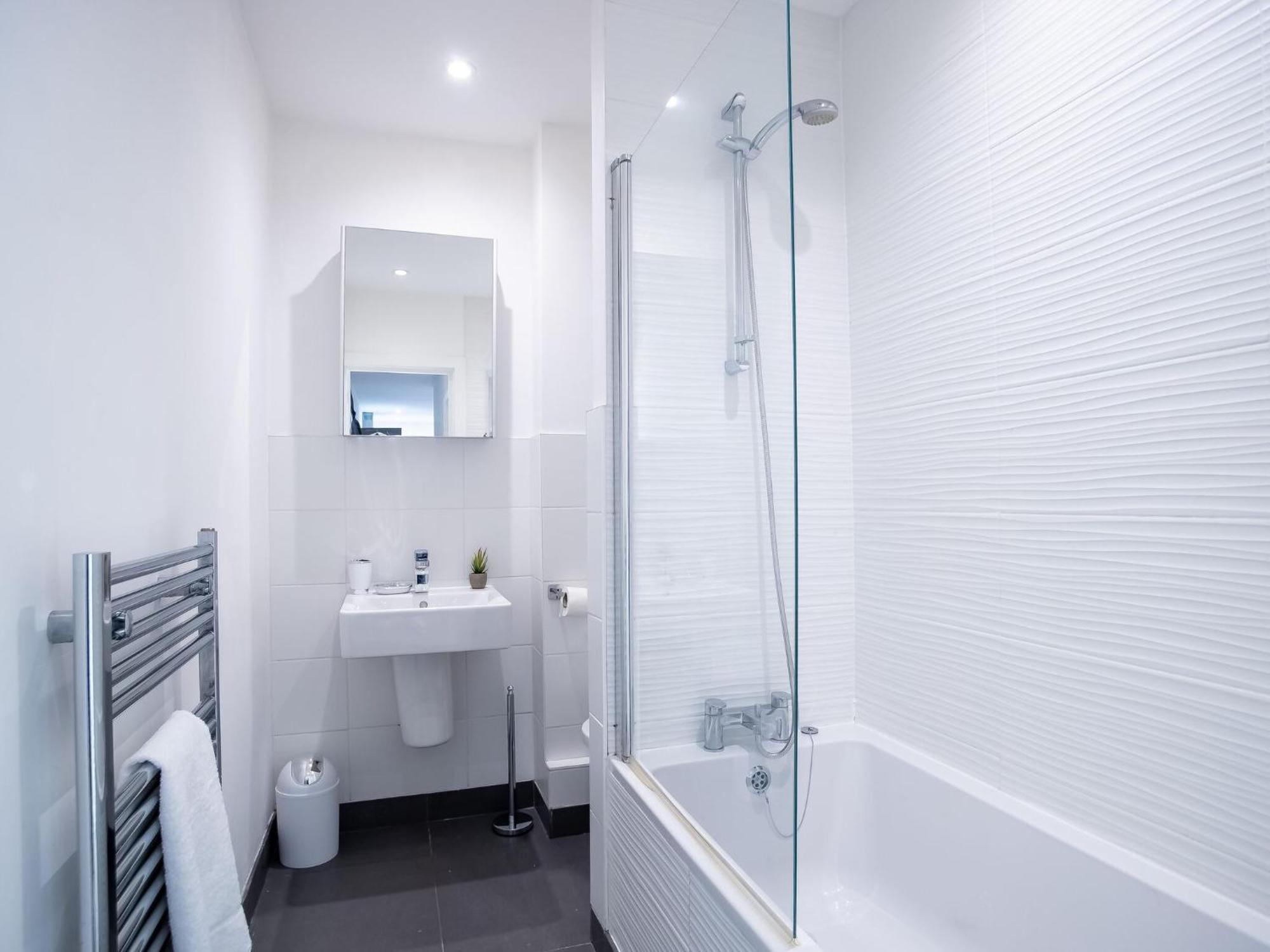 Pembroke House Apartments Exeter For Families Business Relocation Free Parking Extérieur photo