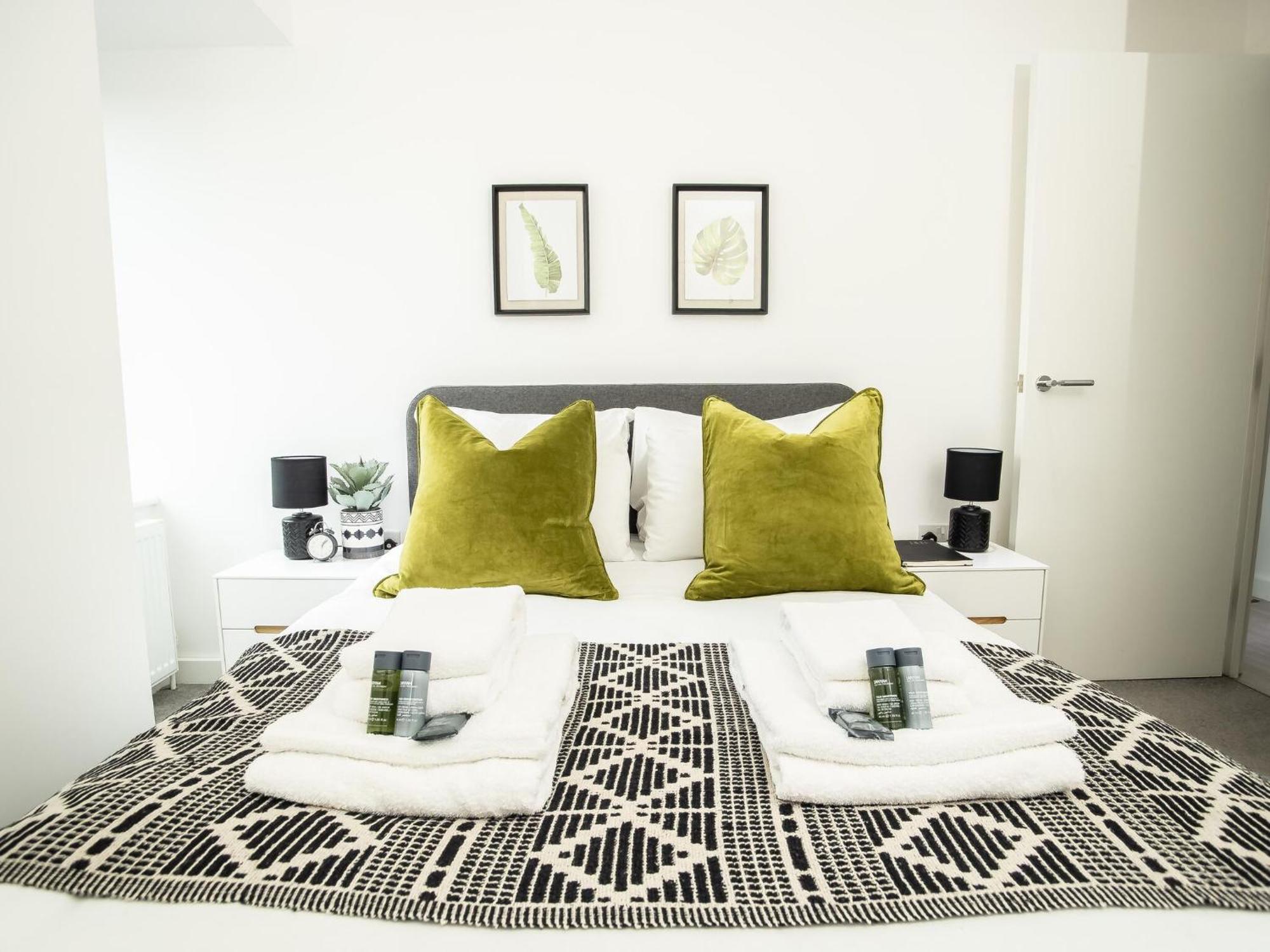Pembroke House Apartments Exeter For Families Business Relocation Free Parking Extérieur photo