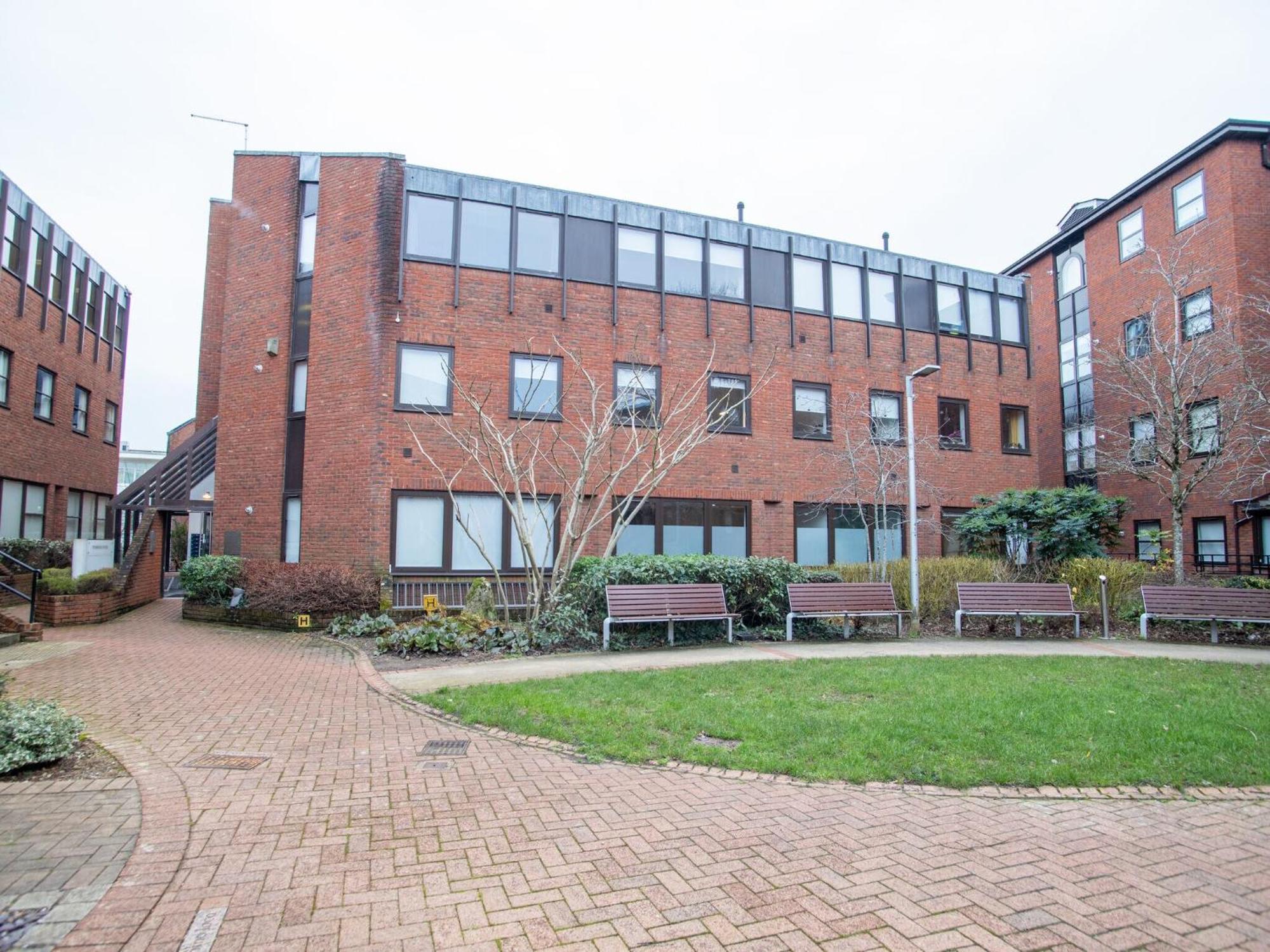 Pembroke House Apartments Exeter For Families Business Relocation Free Parking Extérieur photo